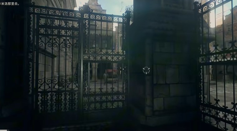 市政廳左側門位置